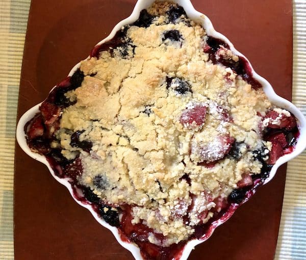 Strawberry Blueberry Crumble
